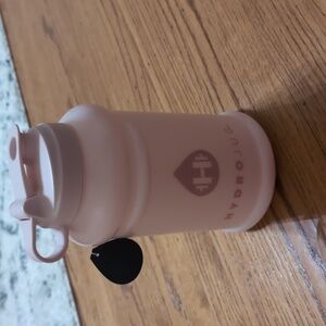 HydroJug NWT 🆕 73 ounce light pink